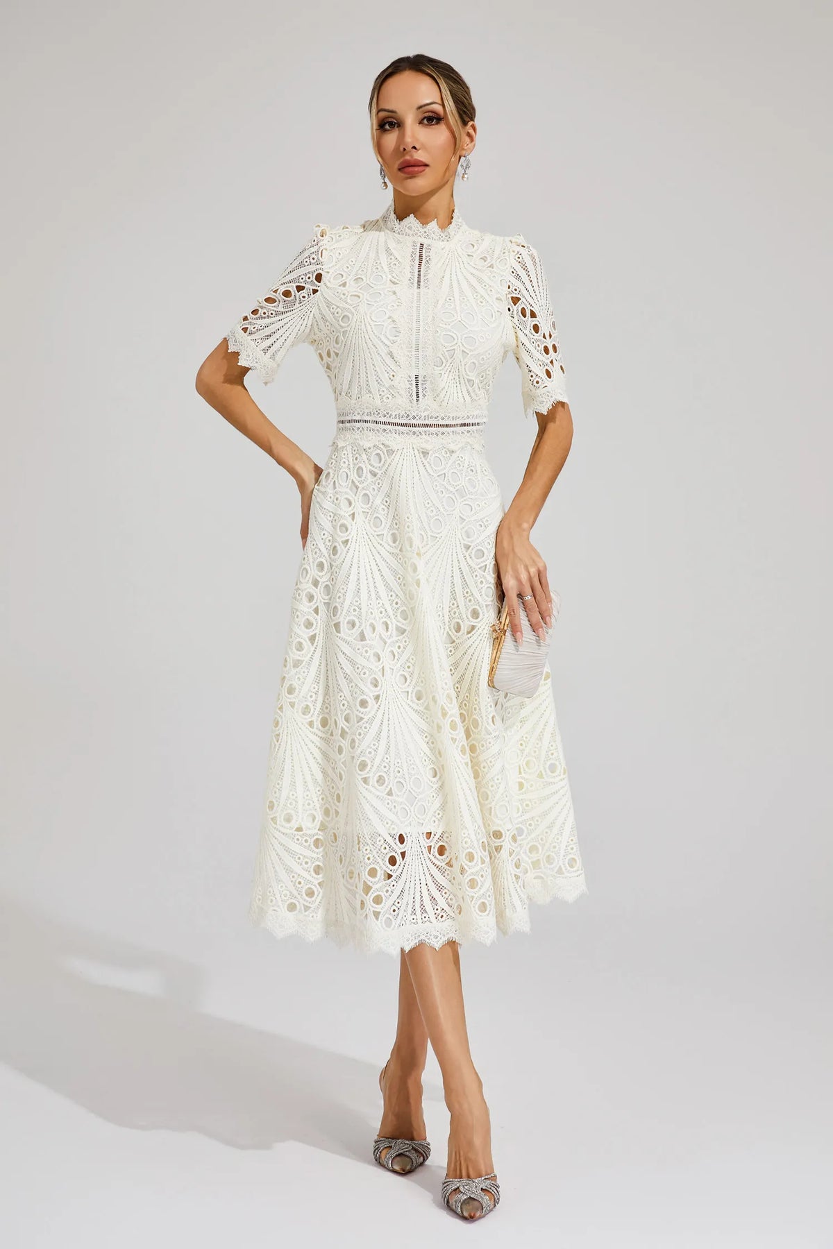 Vorelle Casual Flower Embroidery Short Sleeve Dress