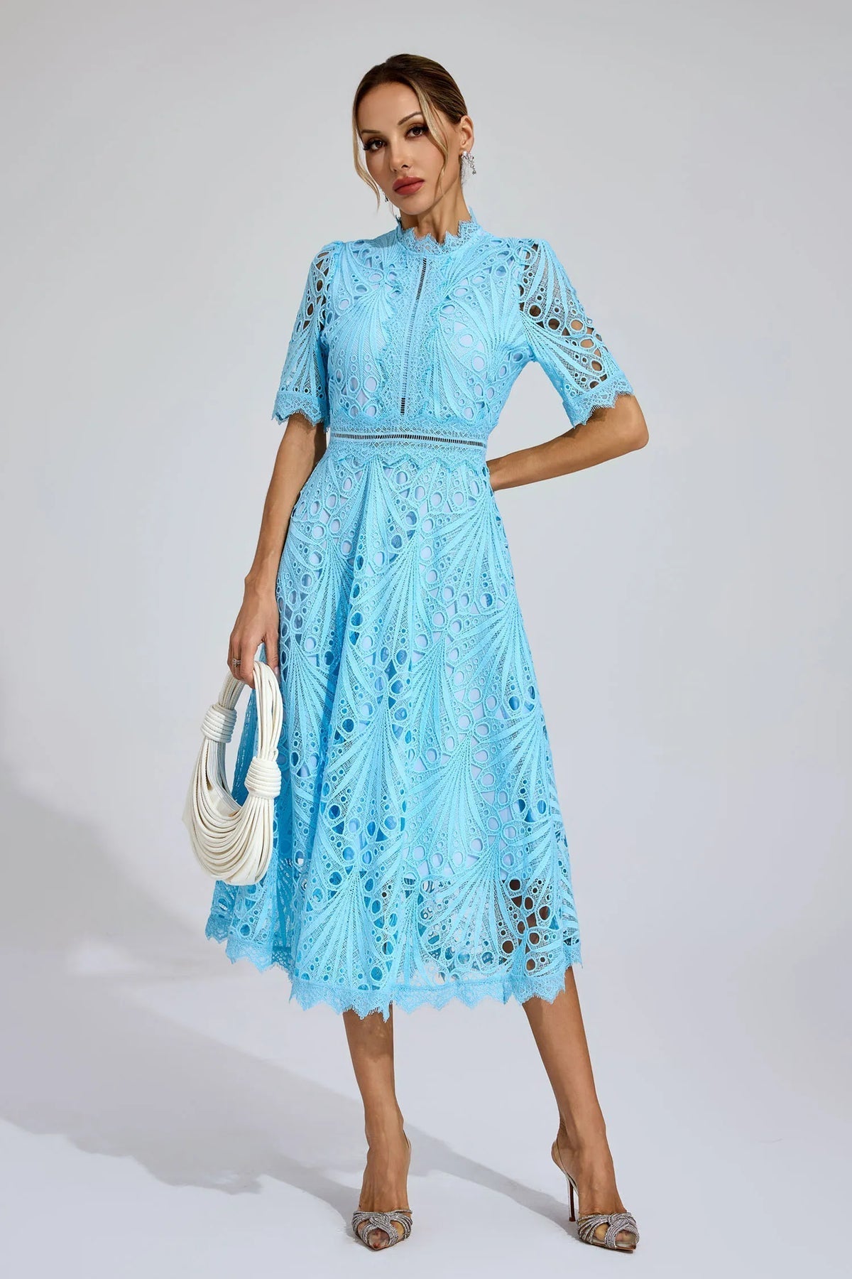 Vorelle Casual Flower Embroidery Short Sleeve Dress