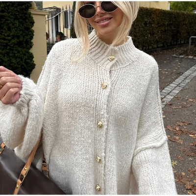 Elléra™ – Minimal Luxe Ribbed Knit Top