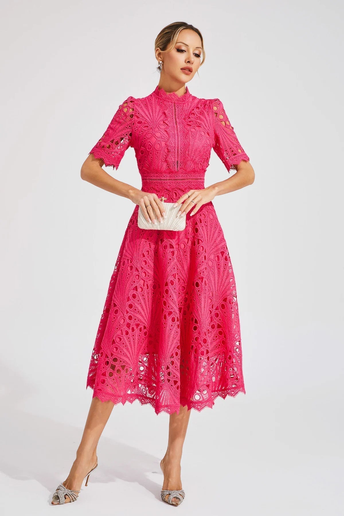 Vorelle Casual Flower Embroidery Short Sleeve Dress