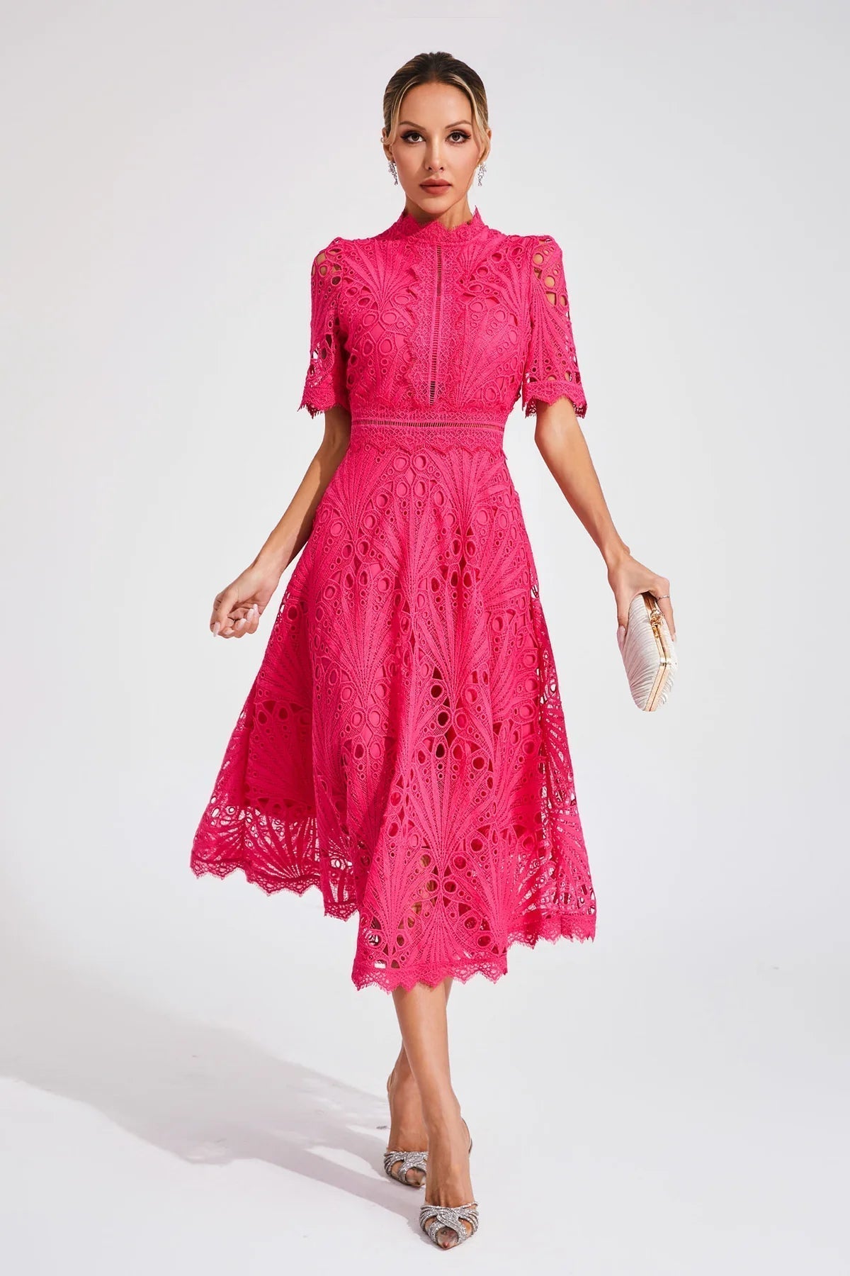 Vorelle Casual Flower Embroidery Short Sleeve Dress