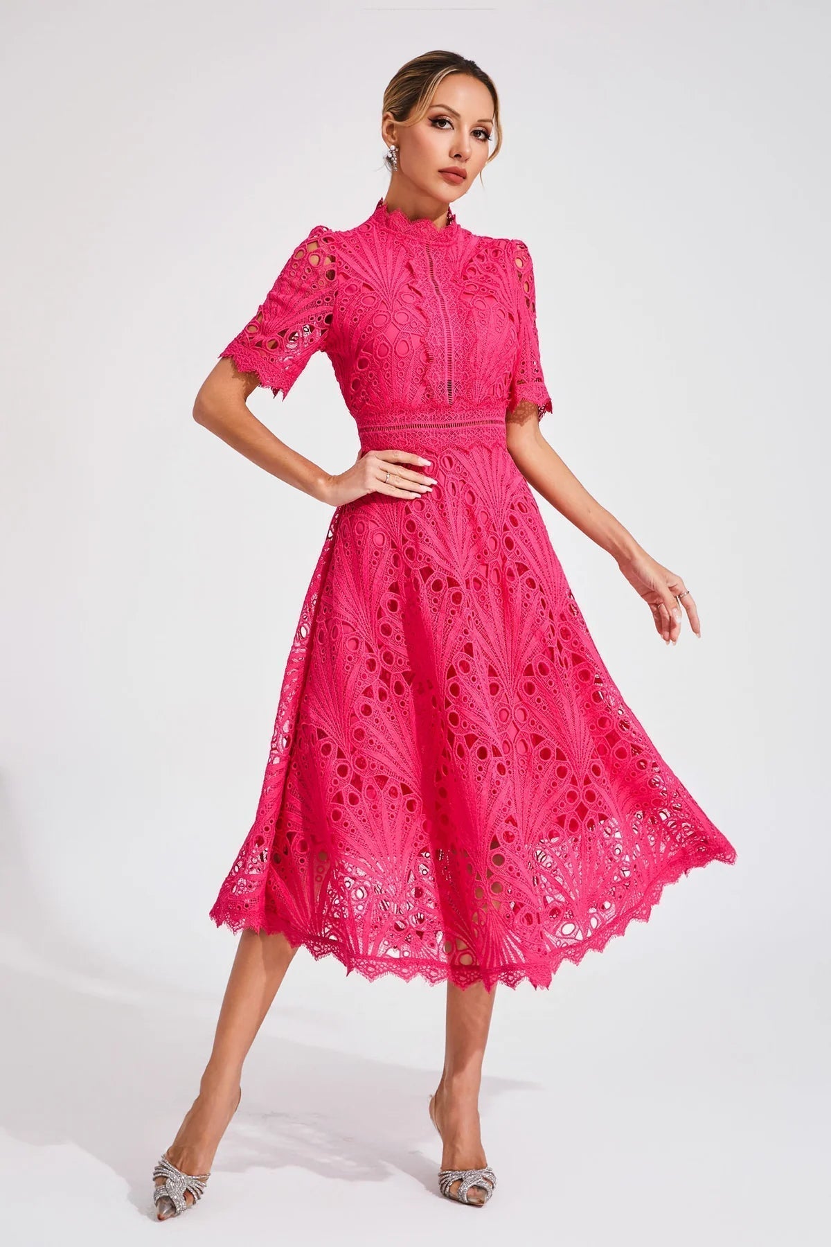 Vorelle Casual Flower Embroidery Short Sleeve Dress